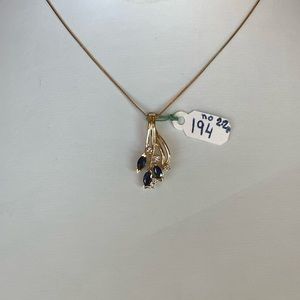 Sapphire dangling pendant